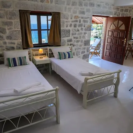 Sikies - Unique Beachfront Stone House In Alipa-mani 別荘 *