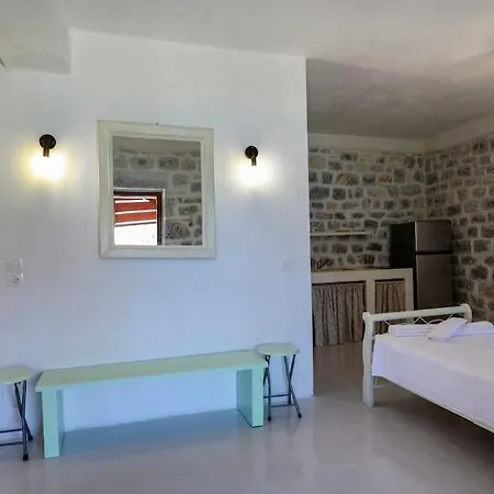 別荘 Sikies - Unique Beachfront Stone House In Alipa-mani Khalkia