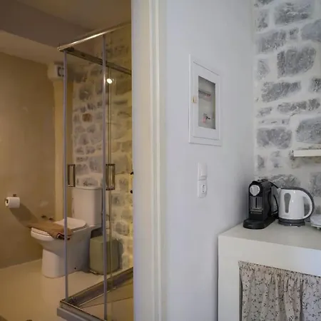 Sikies - Unique Beachfront Stone House In Alipa-mani 別荘 Khalkia