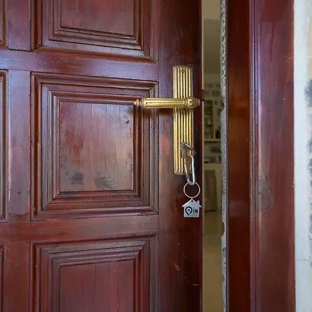 Σπίτι διακοπών Sikies - Unique Beachfront Stone House In Alipa-mani *