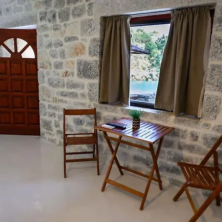 別荘 Sikies - Unique Beachfront Stone House In Alipa-mani