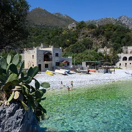 Sikies - Unique Beachfront Stone House In Alipa-mani Σπίτι διακοπών