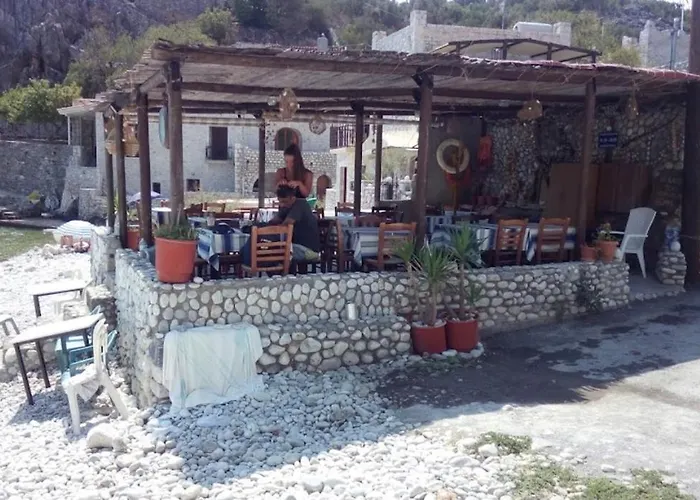 Σπίτι διακοπών Sikies - Unique Beachfront Stone House In Alipa-mani