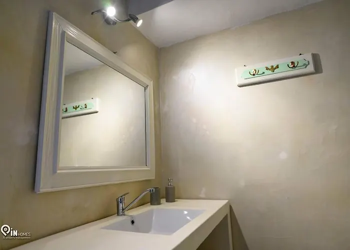 Sikies - Unique Beachfront Stone House In Alipa-mani Σπίτι διακοπών