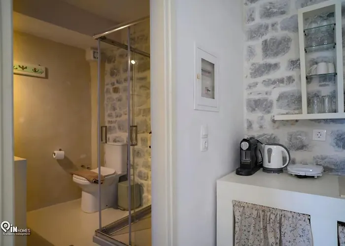 Sikies - Unique Beachfront Stone House In Alipa-mani Σπίτι διακοπών Khalkia