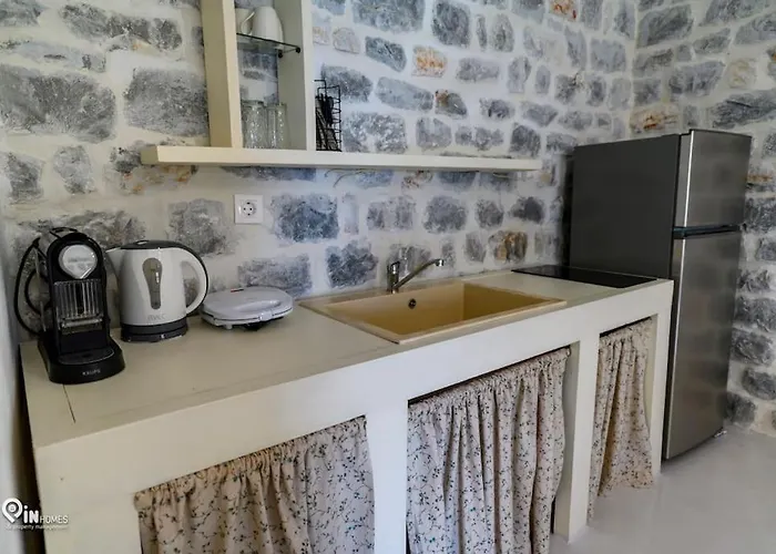 Sikies - Unique Beachfront Stone House In Alipa-mani * Khalkia