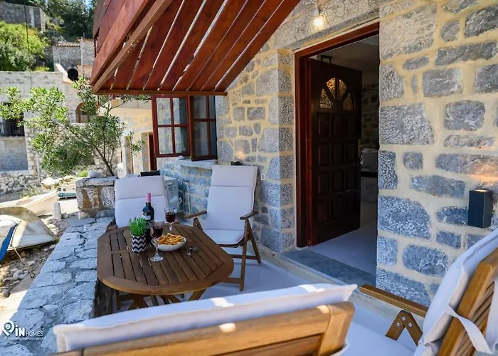 Sikies - Unique Beachfront Stone House In Alipa-mani Σπίτι διακοπών