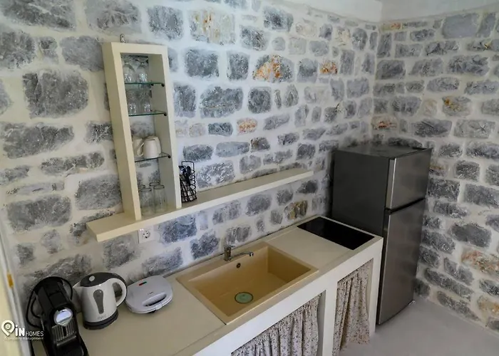 Sikies - Unique Beachfront Stone House In Alipa-mani * Khalkia